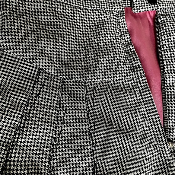 Dolce & gabbana pencil dress size 38. Lining with pink silk. Very flattering. - Picture 2 of 7